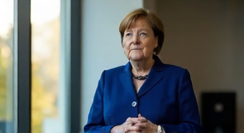 Politische Einflüsse: Angela Merkel (Politikerin, 69 Jahre) (9/10)